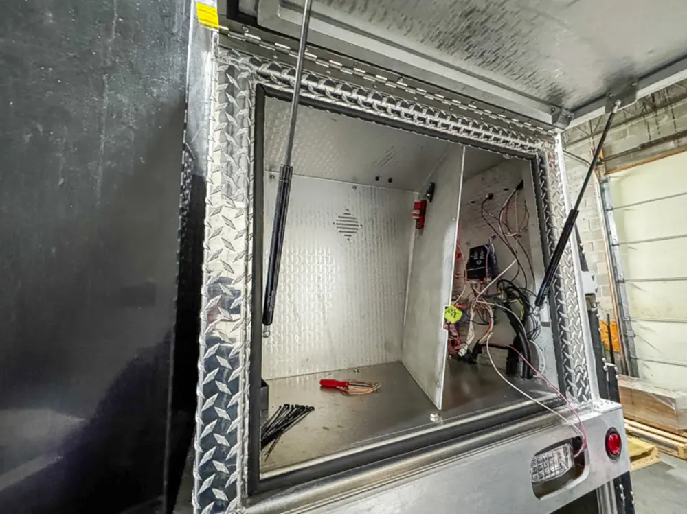 Side view of apparatus during shop assembly, photo 12 of 303.